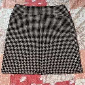 New York and Company stretch checkered skirt